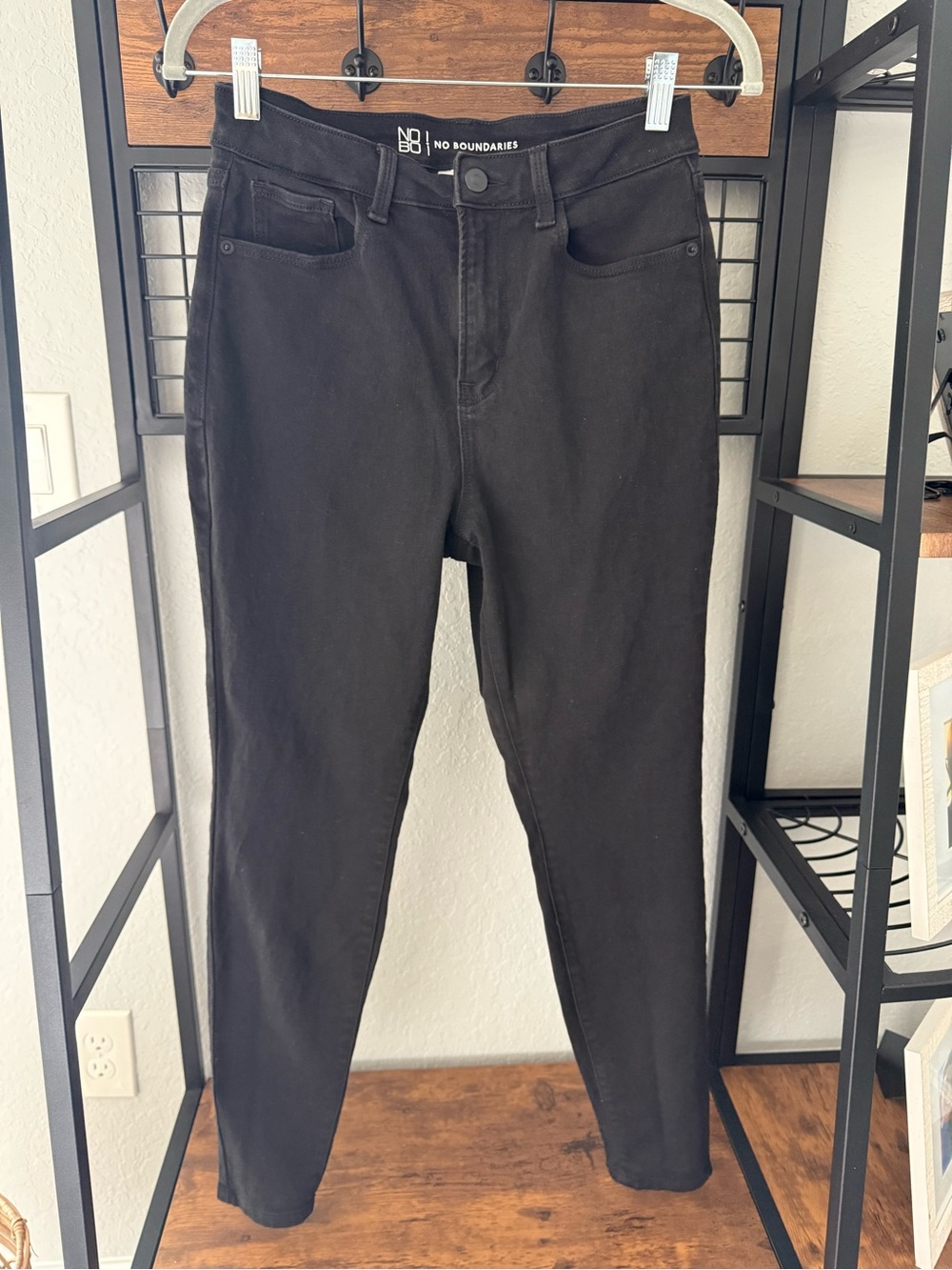 No Boundaries High-Rise Black Skinny Jeans
